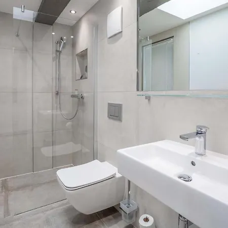 Prince Apartment *